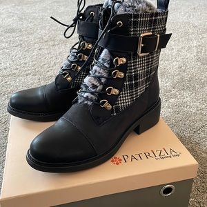 NWT plaid ankle boots